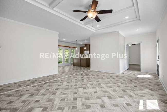 Building Photo - Modern Home Just Minutes to Farmville