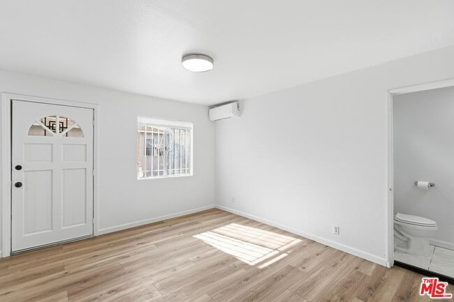 Building Photo - 2542 Thurman Ave.