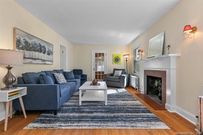 Building Photo - 21 Lilac Ave