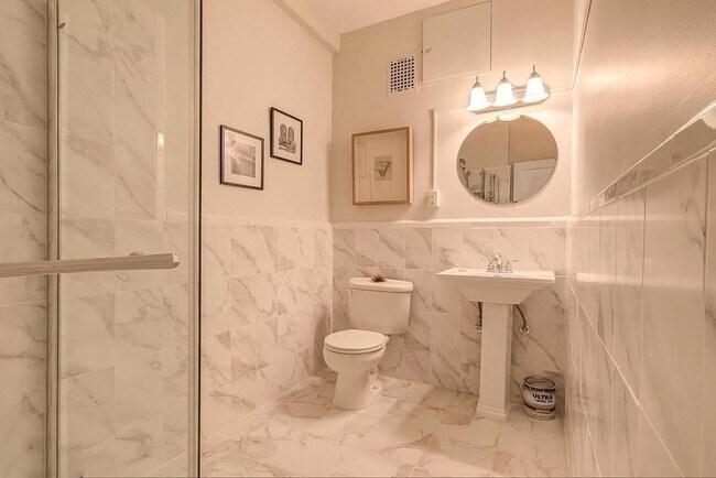 Building Photo - 1613 Harvard St NW