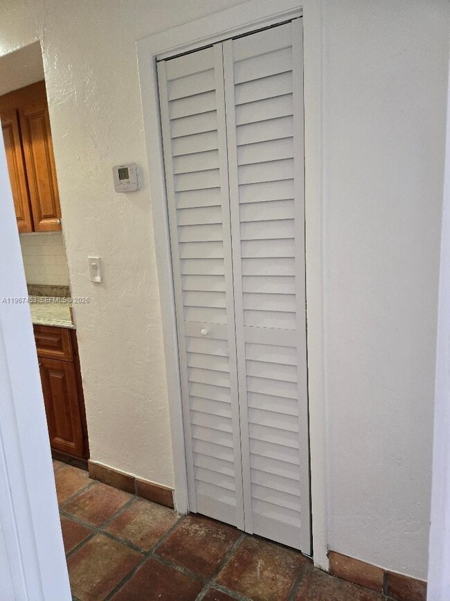 Building Photo - 3475 SW 1st Ave