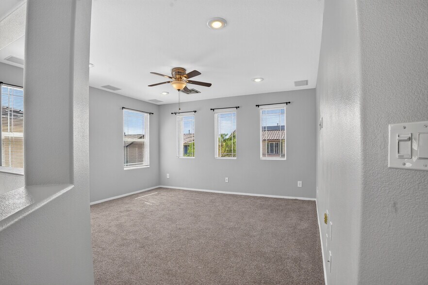 Building Photo - 10648 Bandera Mountain Ln