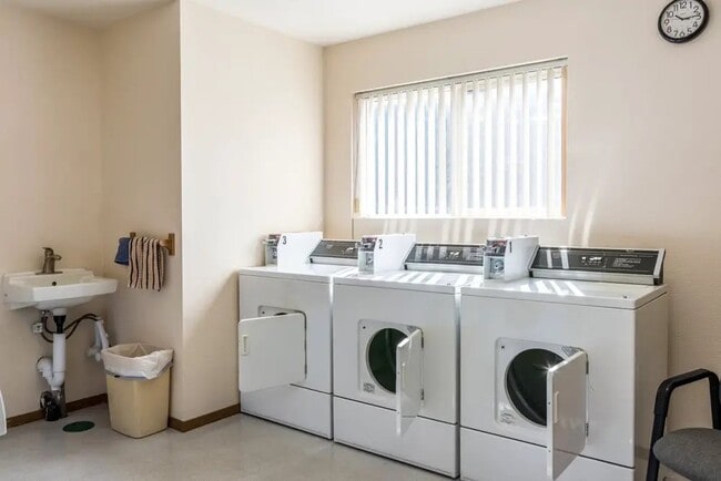 Building Photo - 787 NW Canal Blvd