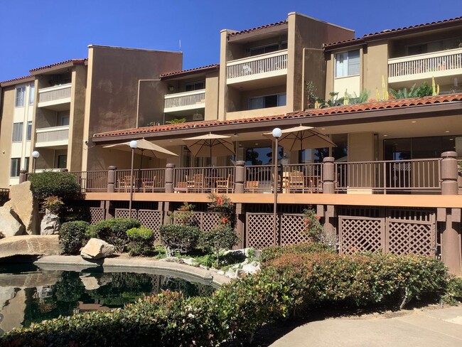 Building Photo - 1 Bedroom 1 Bath First Floor Condo in Paci...