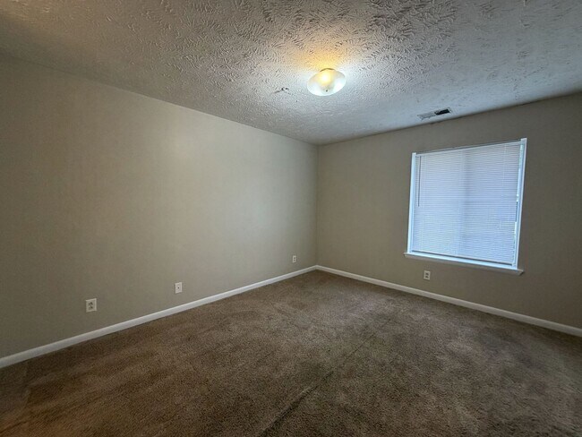Building Photo - 3374 Galleria Dr