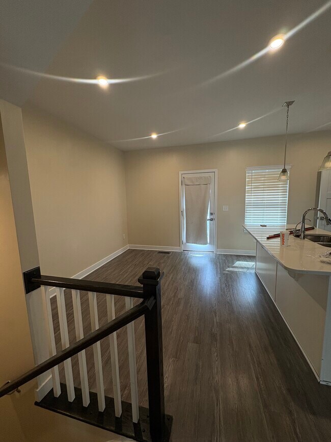 Building Photo - Chesapeake Home