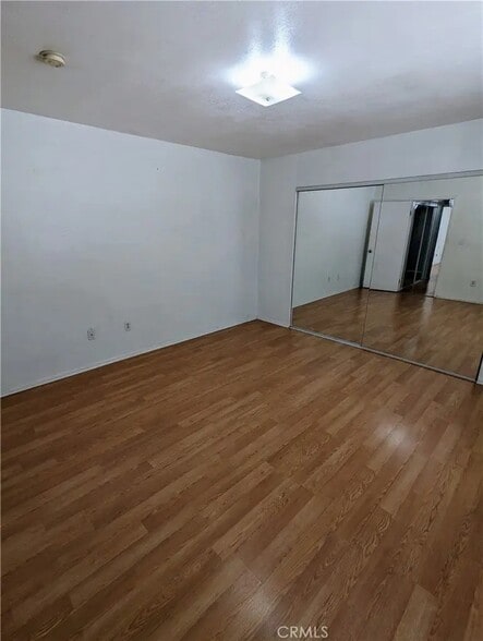 Building Photo - 2325 S Harcourt Ave