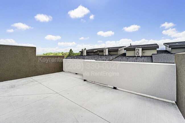 Building Photo - 4326 Greentrail