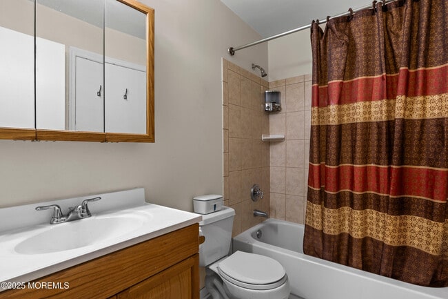 Building Photo - 6072 Cedar Ct