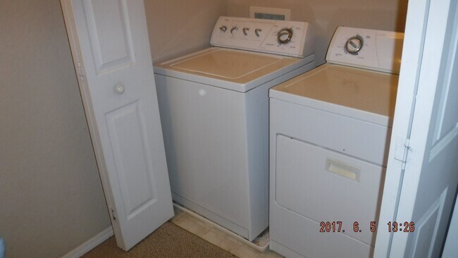 Building Photo - Two Bedroom, Two and half Bath Townhome