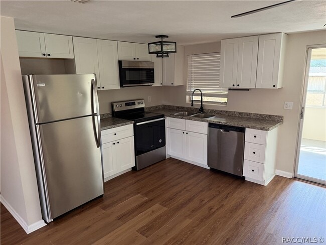 Building Photo - 7 N Jackson St