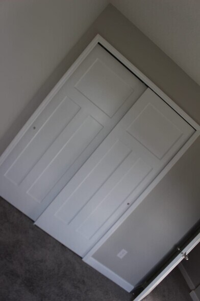 Closet 2 - 7558 38th St N