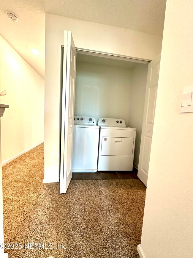 Building Photo - 634 Celtic dr