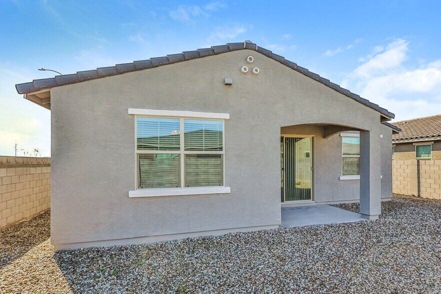 Building Photo - 11008 W Parkway Dr