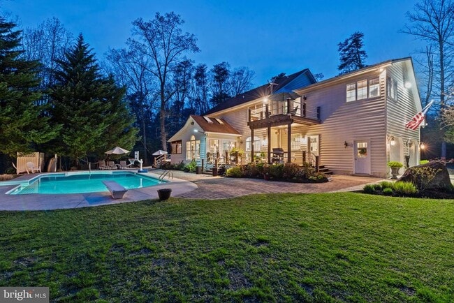 Building Photo - 301 Sturtons Ln