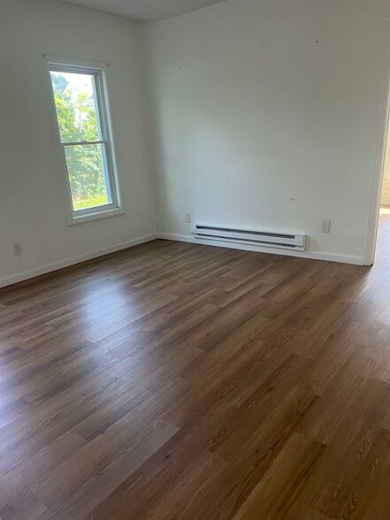 Building Photo - 124 S 4th St