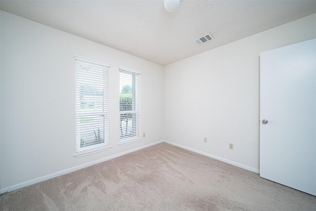 Building Photo - 2838 Colony Dr