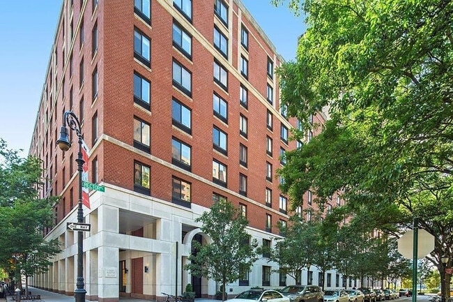 Building Photo - 300 Rector Pl