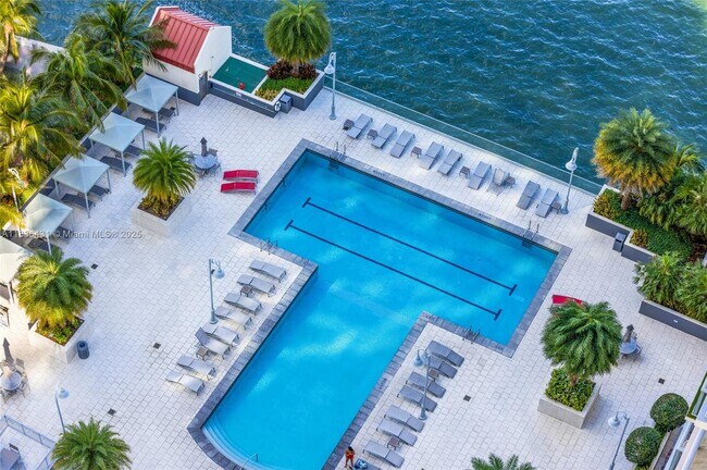 Building Photo - 1155 Brickell Bay Dr