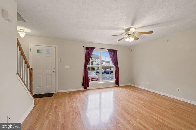 Building Photo - 321 Copperfield Ln