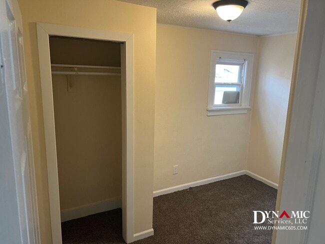 Building Photo - 3 Bedroom, 1 Bathroom House By Augustana &...