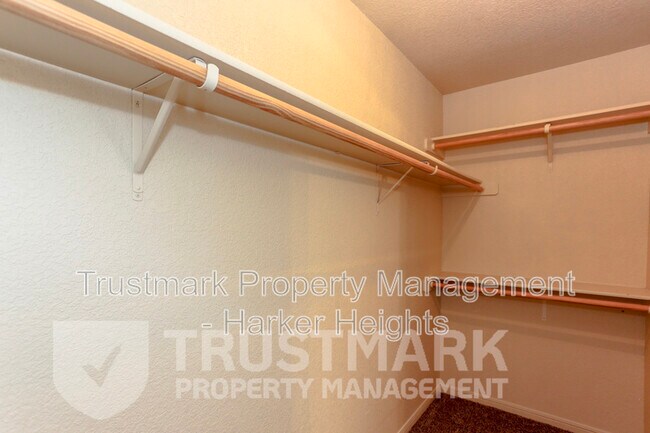 Building Photo - 4202 Elms Run Cir