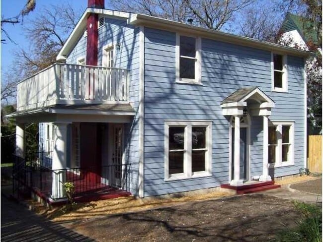 Building Photo - Large 4 Bedroom house with parking in Nort...