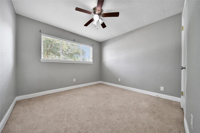 Building Photo - 3619 Acorn Run Ln