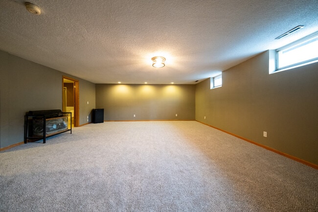 Building Photo - 1528 Desoto St