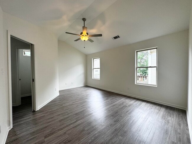 Building Photo - 409 Ella Rae Ln