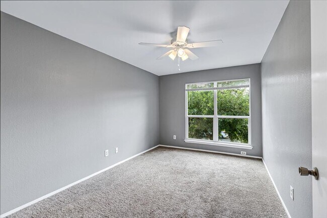 Building Photo - 12620 Dringenberg Dr