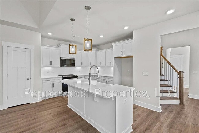 Building Photo - 1572 Shallons Ct