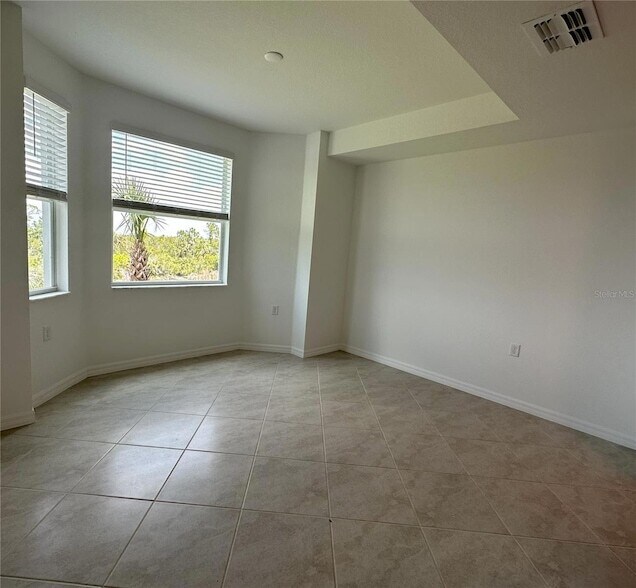 Building Photo - 14131 Heritage Landing Blvd