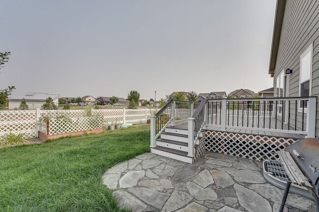 Building Photo - Beautiful 4 bed 3.5 Bath House in NE Fort Collins!