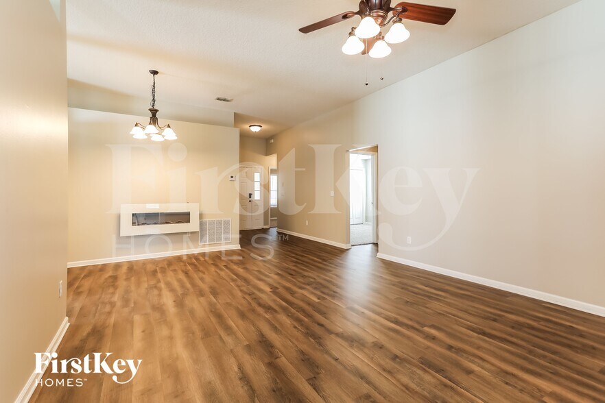 Building Photo - 9146 Jennifer Ln