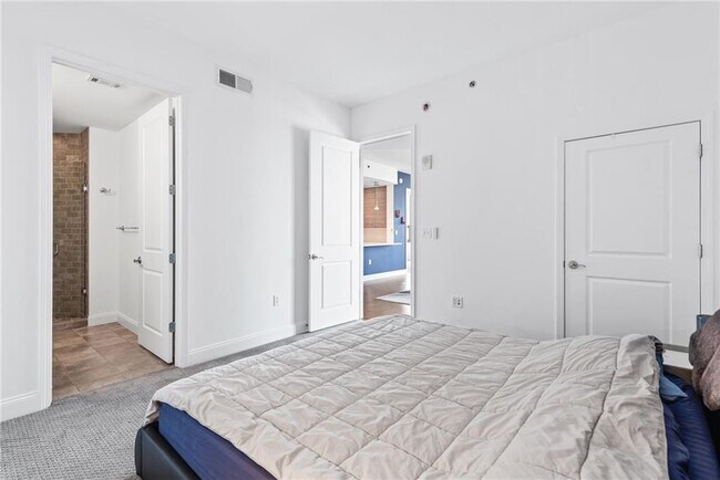 Building Photo - 270 17th St NW