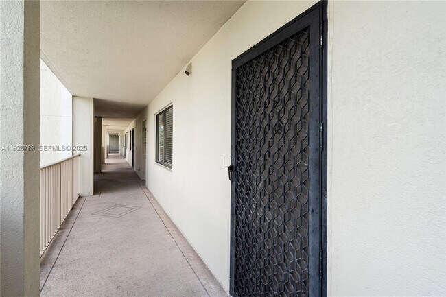 Building Photo - 14475 Strathmore Ln