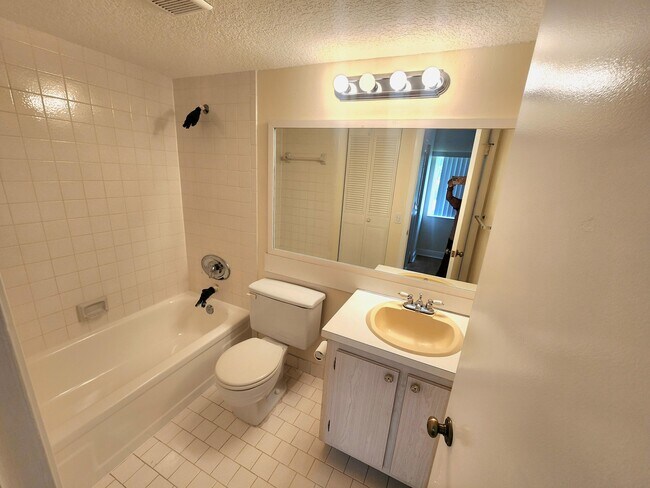Building Photo - 133 Lake Pine Cir