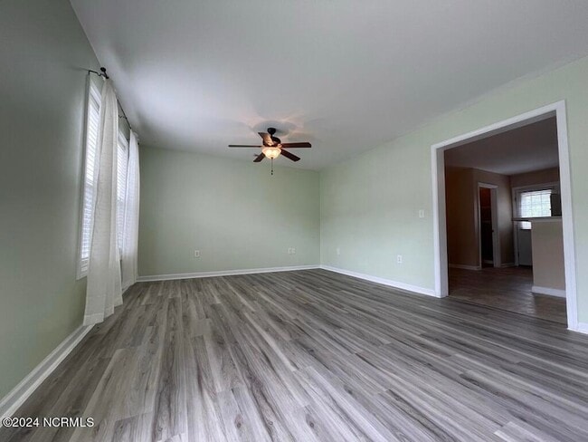 Building Photo - 143 Apache Trail