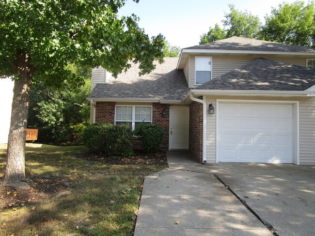 Primary Photo - 3550-3552 Prescott Dr.