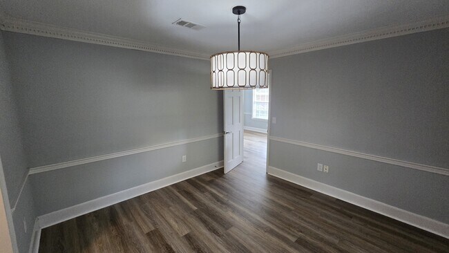 Building Photo - 405 Brentwood Dr