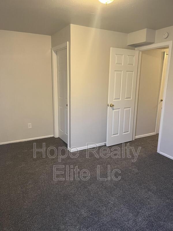 Building Photo - 2463 Astrozon Cir