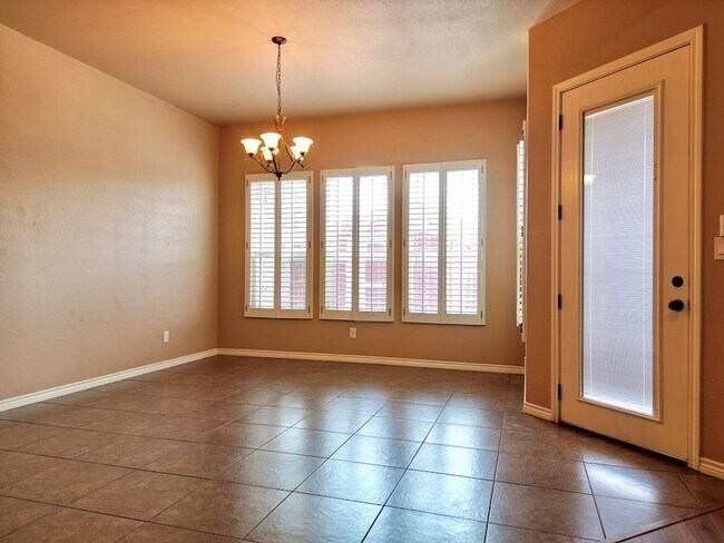Building Photo - 7305 Bellini St