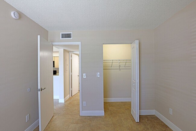 Building Photo - Mystic Gardens 5325-2508