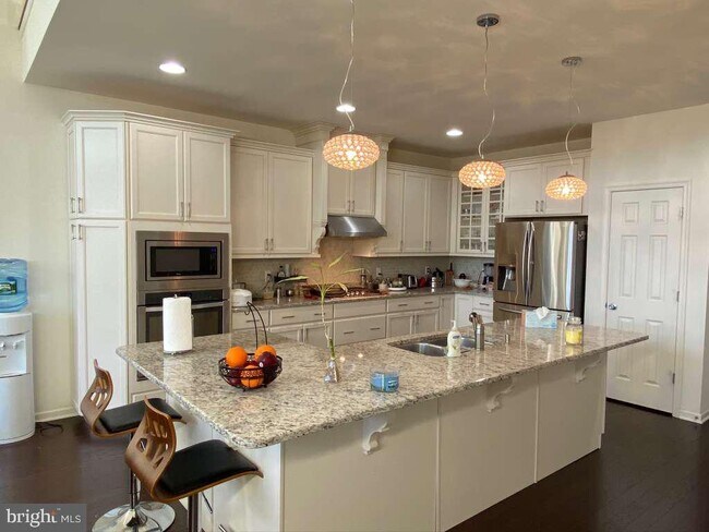 Building Photo - 119 Sirius Dr