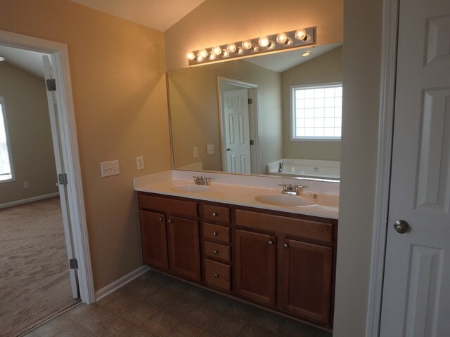 Building Photo - 3919 Carolina Cherry Dr