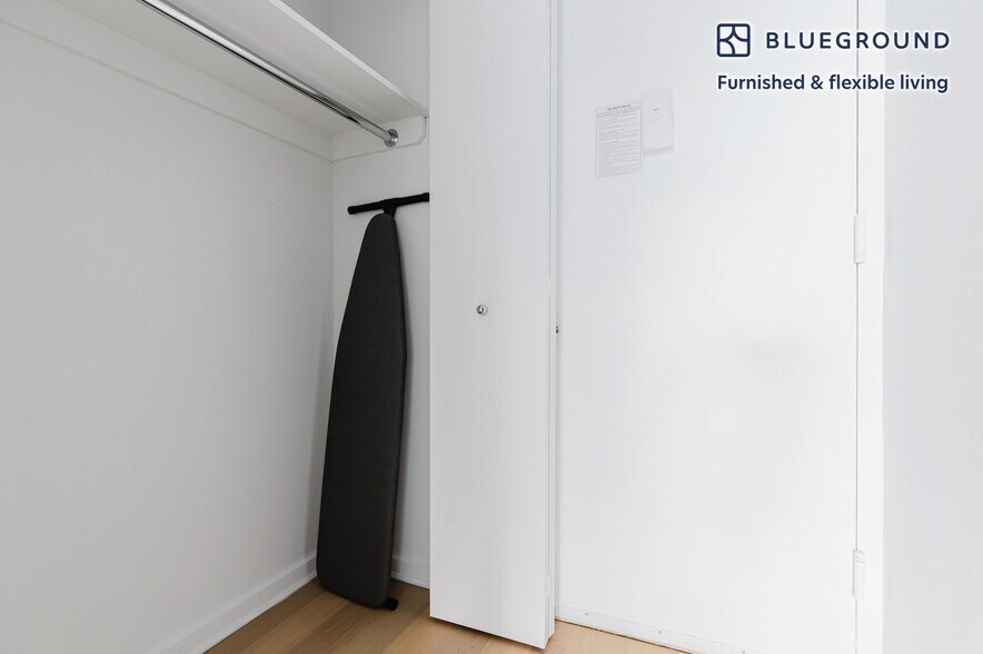 Building Photo - 535 W 23 St