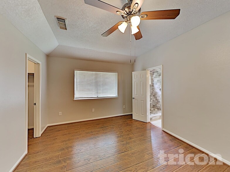 Building Photo - 1050 Macclesby Ln