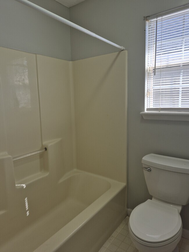 Building Photo - 1790 Wayland Park Dr