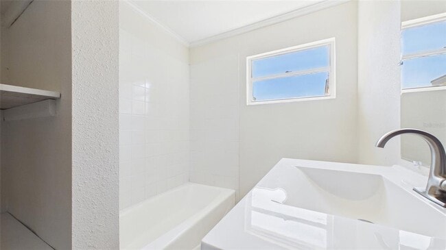 Building Photo - 4418 W Fairview Heights